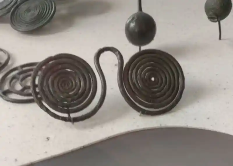 Spiral pendant